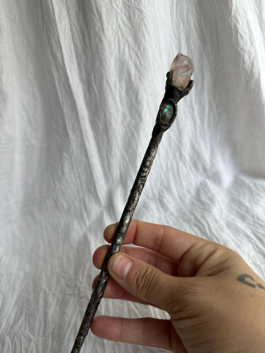 Raw Quarz and labradorite wand