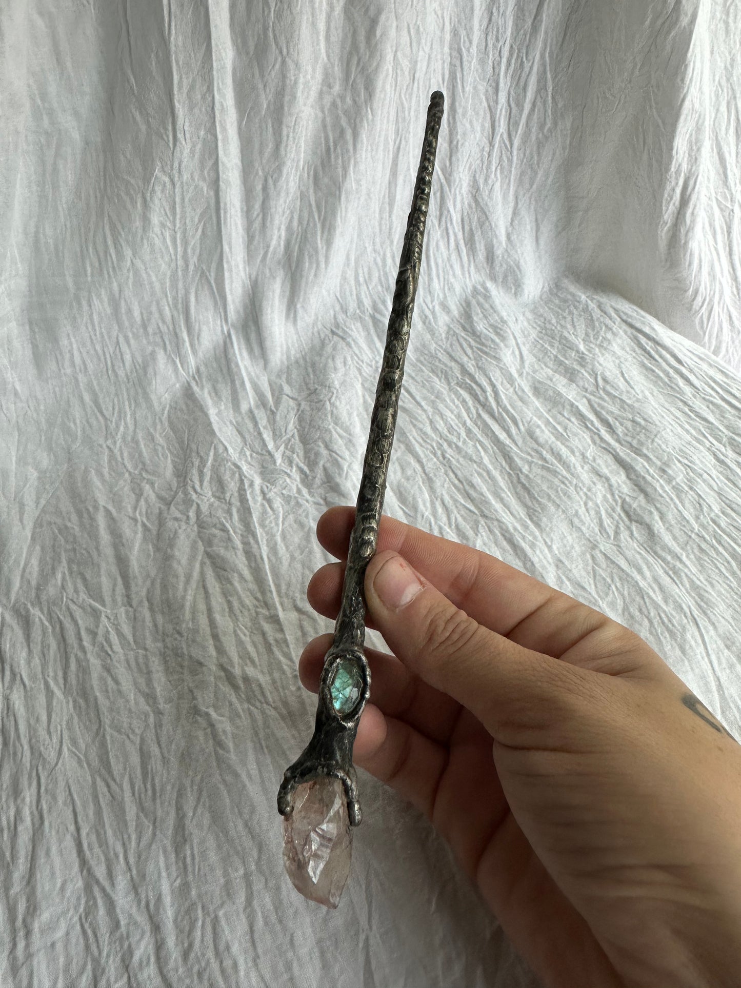 Raw Quarz and labradorite wand