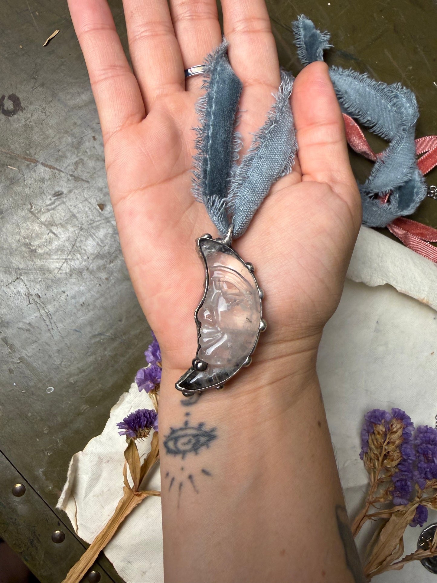 Moons grin necklace