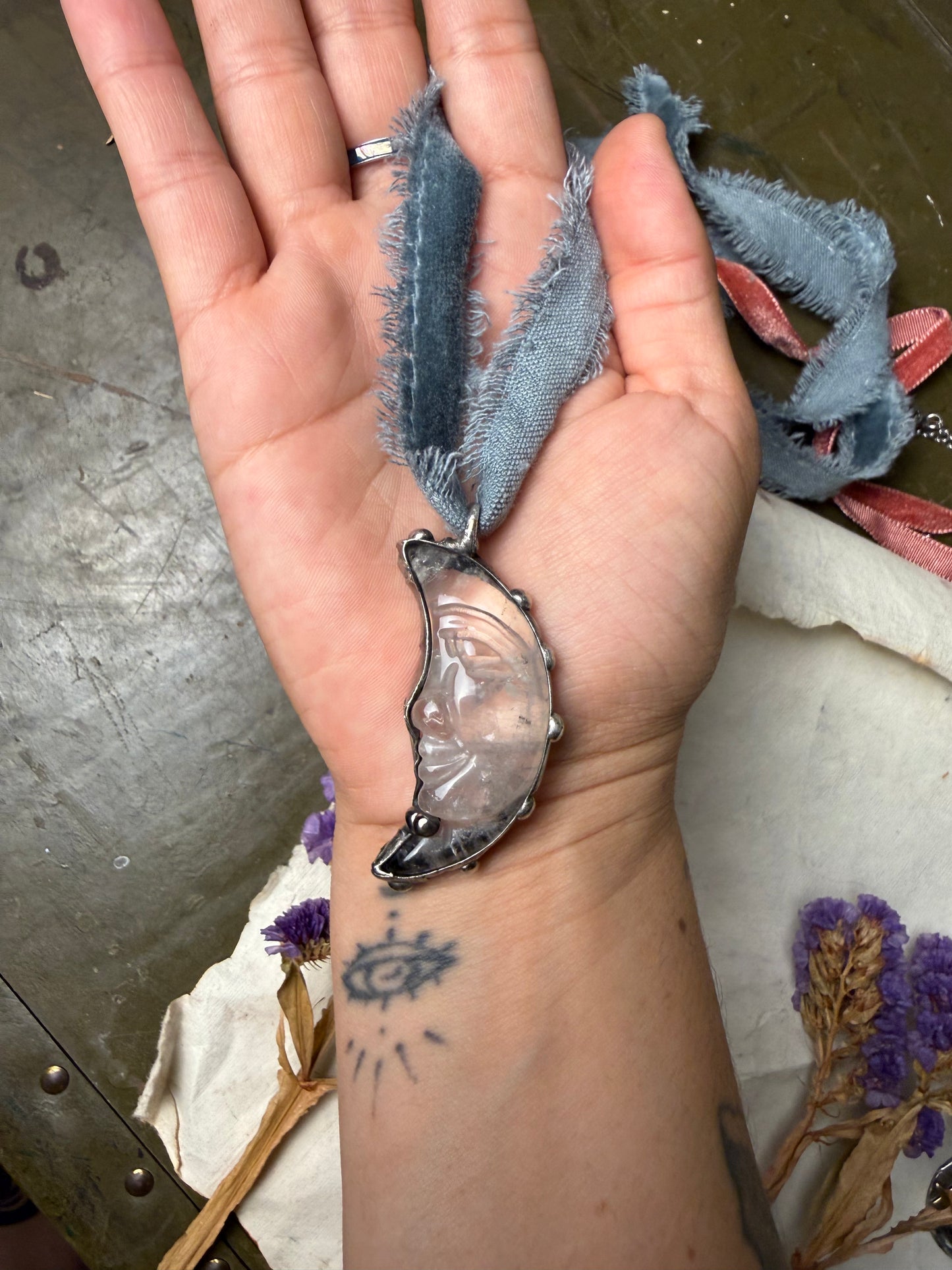 Moons grin necklace